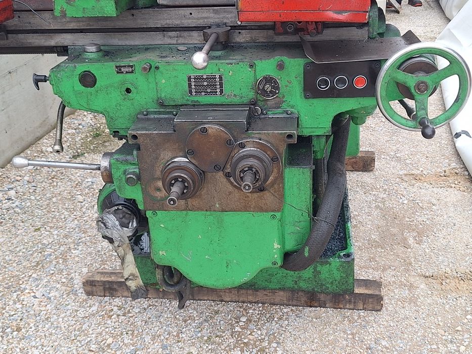 Универсална фреза 6М12ПБ