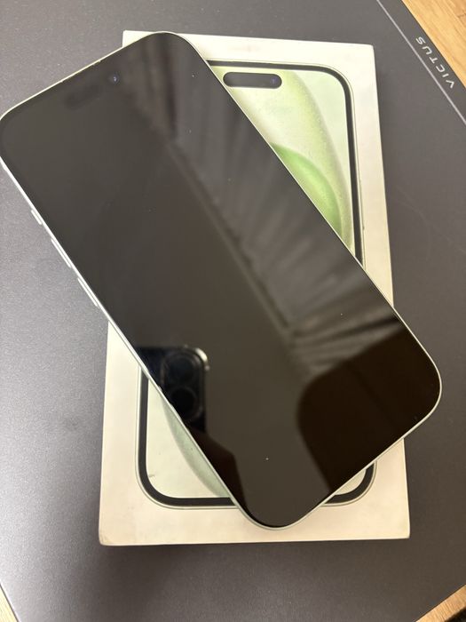 Продам айфон 15 на запчасти