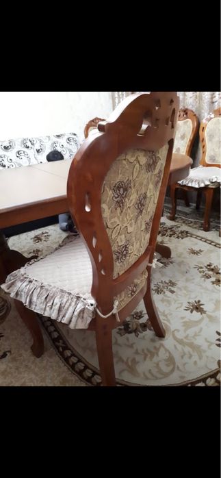 Продам стол и стулья