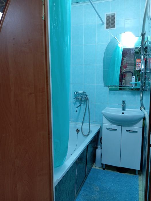 Продам 4комнатную квартиру в центре