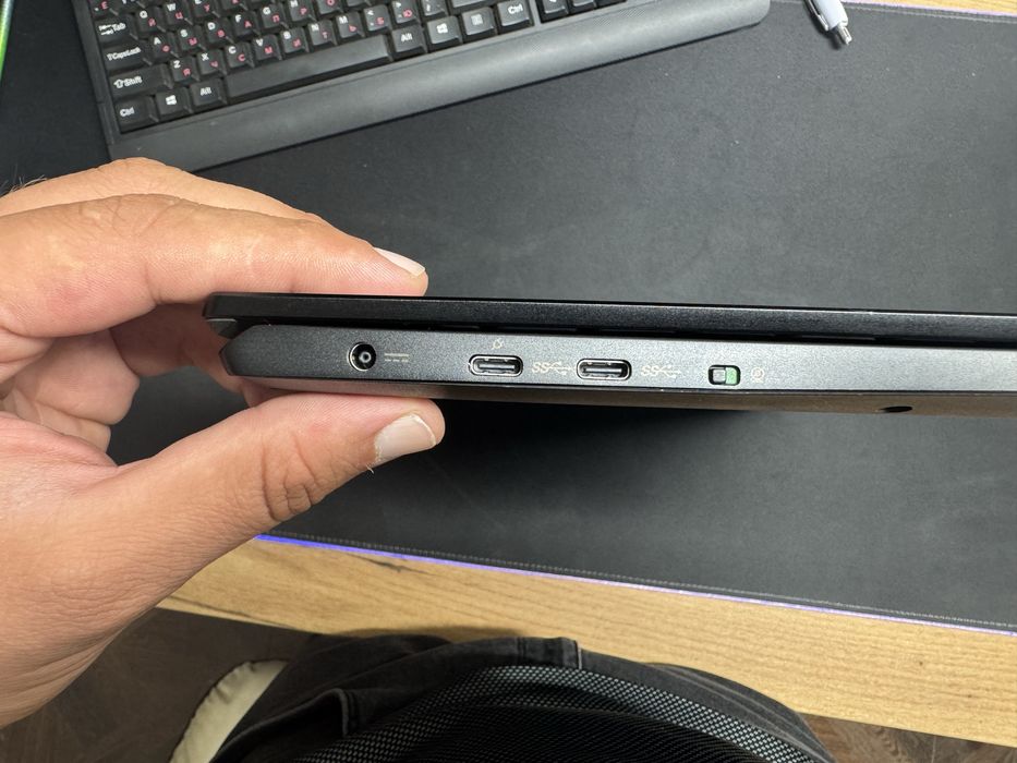 Продам ноутбук MSI E16 Flipp