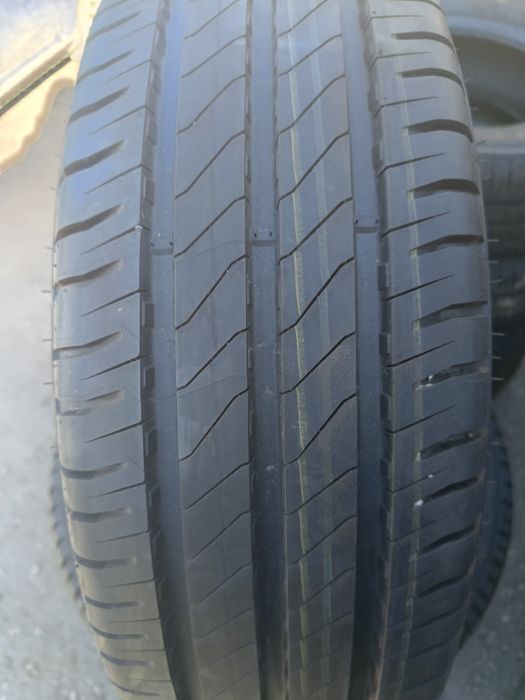 НОВИ БУСОВИ -2022г.-16цола-215/65-1бр.180лв."MICHELIN"