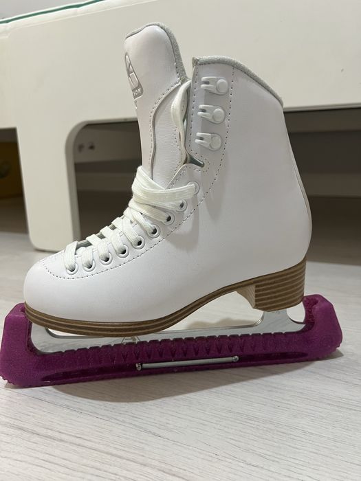Срочно  торг Коньки  с набором 8  1/3 jackson500