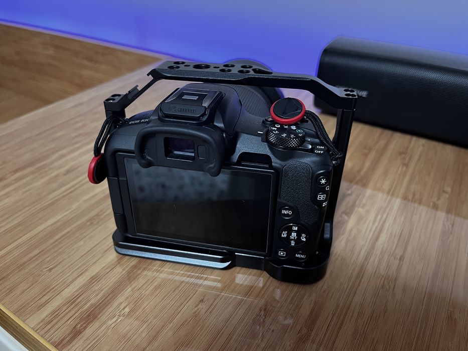 Canon EOS R50 + RF-S 18-150 mm, 4k, 24.2 MP, impecabil