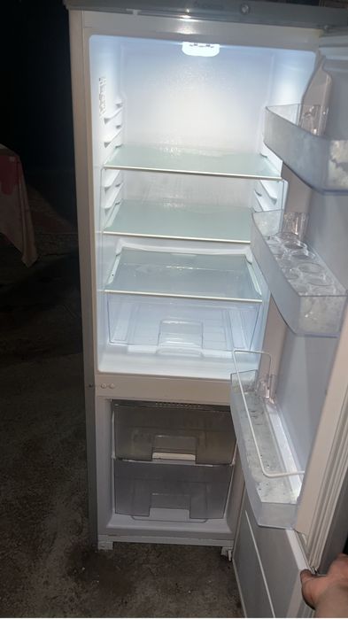 Продам холодильник почти новая