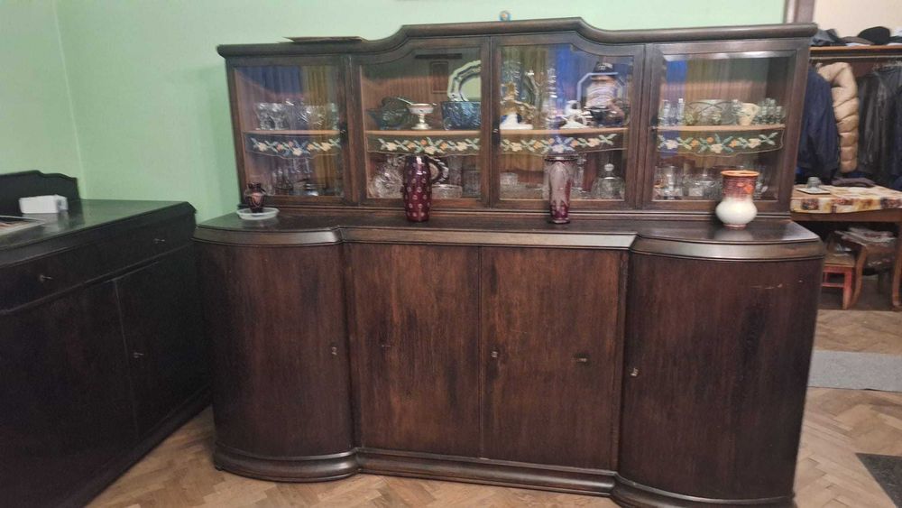dulap lemn masiv din 1935 cu vitrina geamuri cristal din 2 corpuri