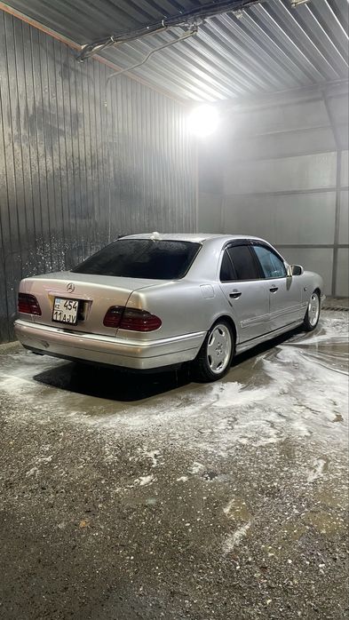 Срочно продам. Мерс 210,Лупарик. Авангард.