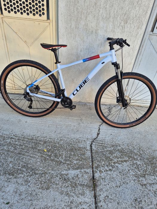 Bicicleta cube aim slx 29