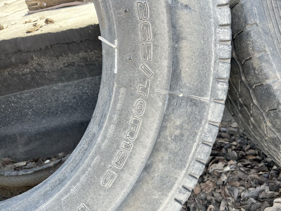 Продам резину 19.5