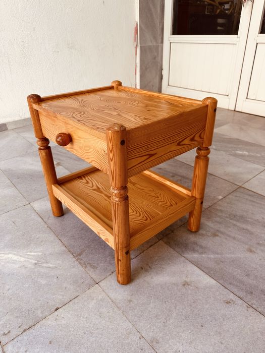 Масивно дървено шкафче с чекмедже – рустик стил