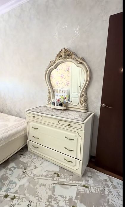 Тумбочка сатылады