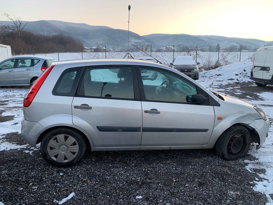 Ford Fiesta 1.4 автомат(робот) 2007г