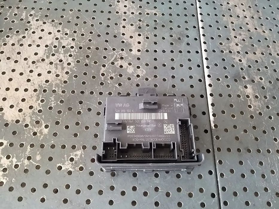 Modul calculator usa stanga fata audi a3 8y 5q0959593k 5q0959593f