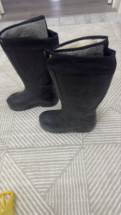 Зимние резиновые сапоги!