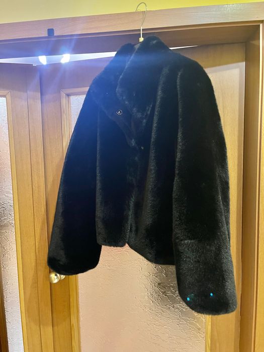 Кожено черно палто