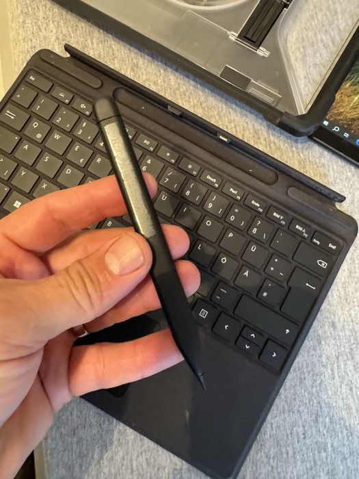 Microsoft surface pro 8 i7 gen 11