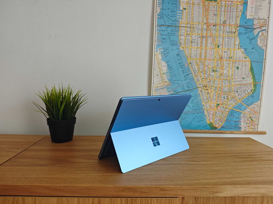 Microsoft Surface Pro 11 Син