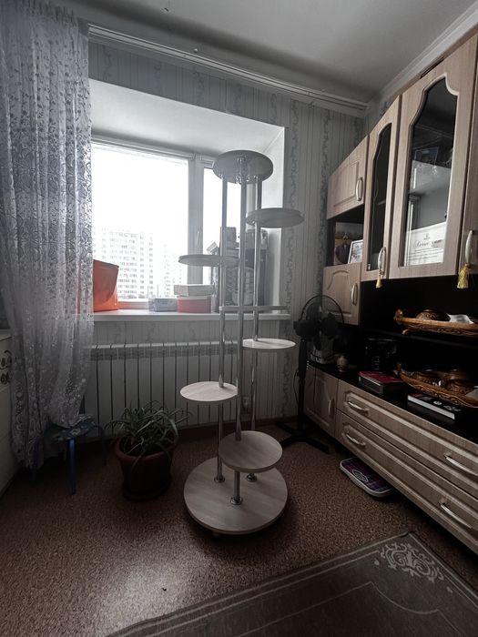 Продам стойку для цветов