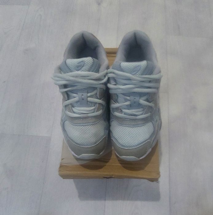Кроссовки Asics размер 38