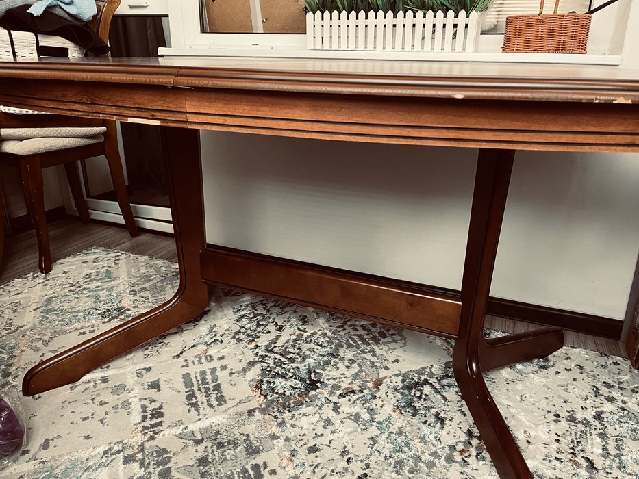 Продам деревянный стол