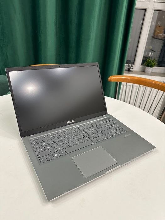 Asus X515EA i3-1115/8gb/240gb