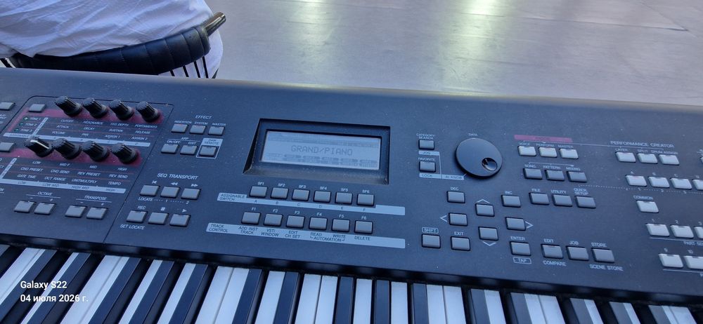 Yamaha moXF8 ,синтезатор,клавиши