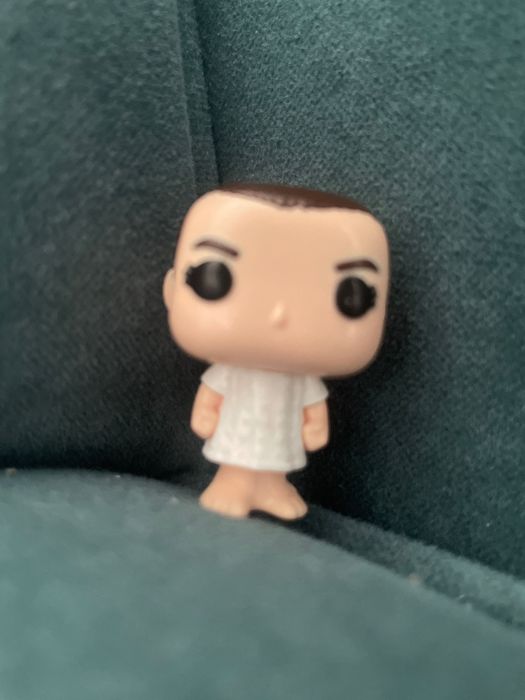 фигурка Kinder Joy × Stranger Things Оди (Eleven)