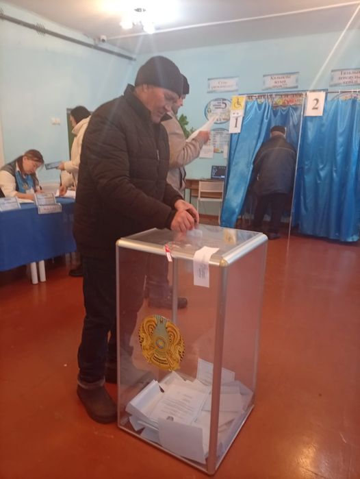 Продам машину двенашку