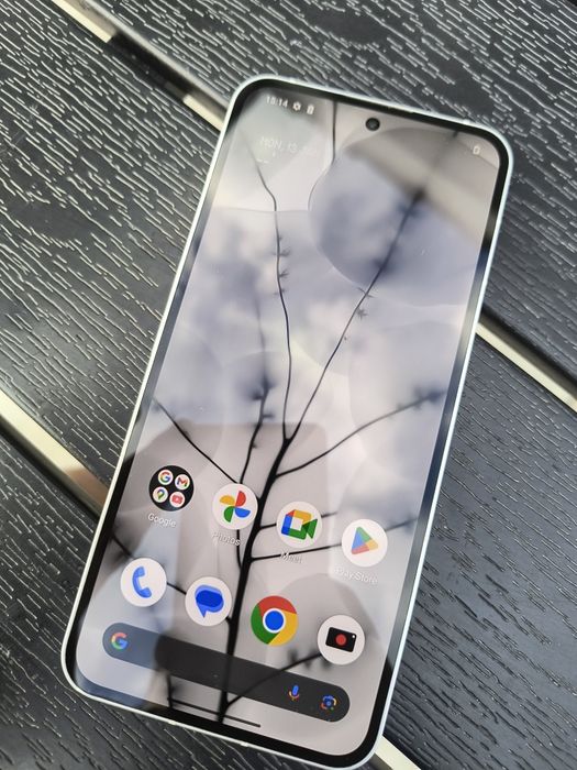 NothingPhone 2  -- 14 GB RAM --256 Gb
