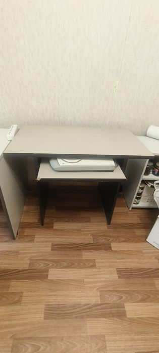 Стол письменный компьютерный, тумбочка. Все бу
