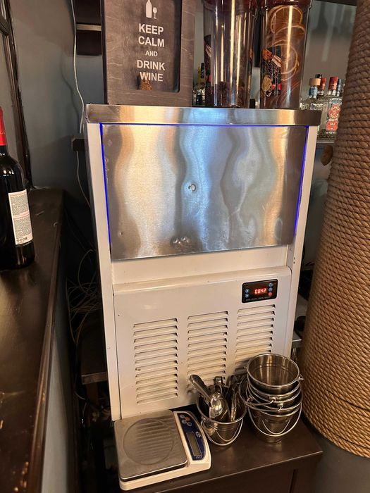 Льдогенератор продам