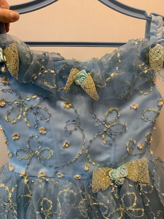 Шикарное праздничное платье для девочки