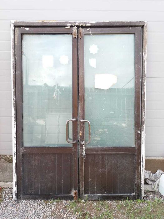 Алюминиевые витражные двери