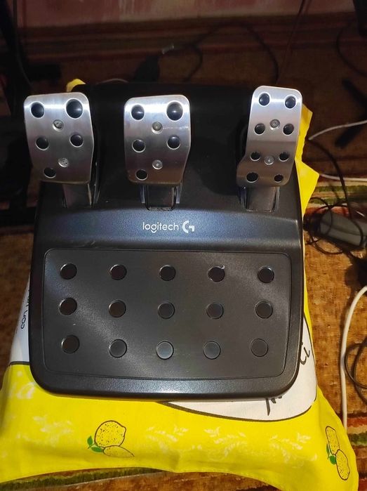 Перфектен Logitech G29 Force Feedback волан с педали гр. София Люлин 3
