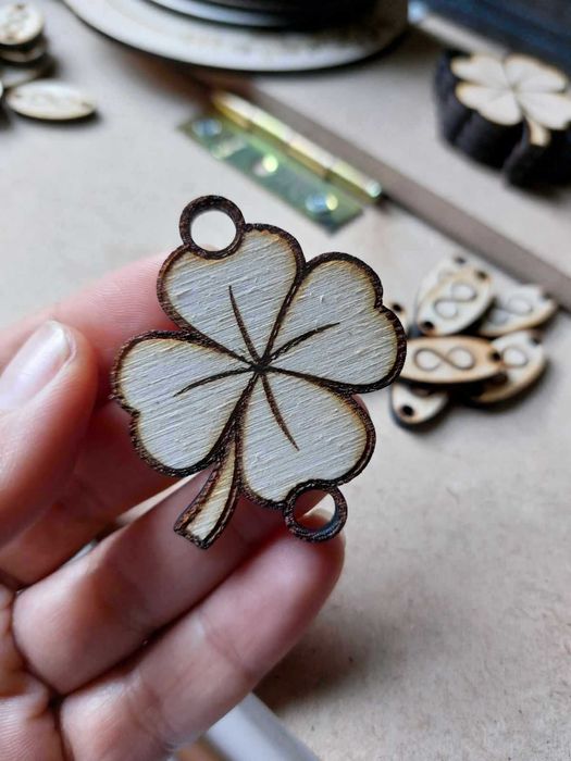 Дървени мъниста и висулки