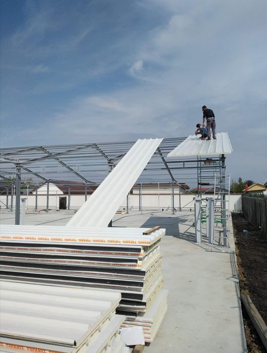 Vand Hala Metalica completa cu panouri sandwich sau pe comanda