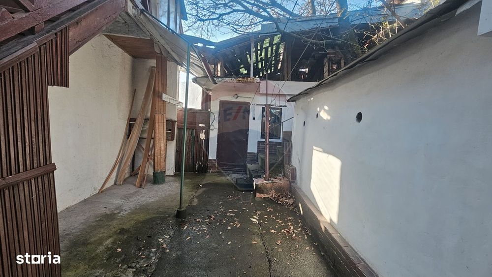 Apartament cu 3 camere de vânzare în zona Central