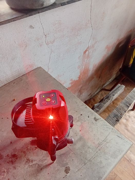 Продам лазер уровень