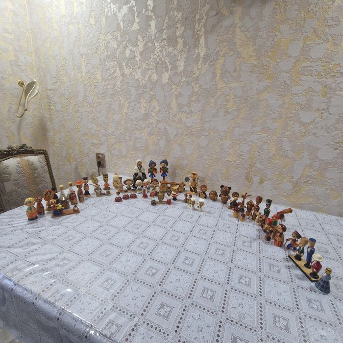 Полная коллекция старинных статуэток