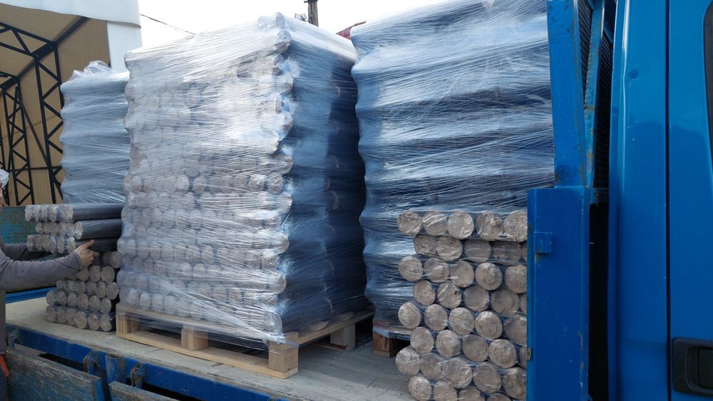 Brichete din rumegus ,lemn de foc