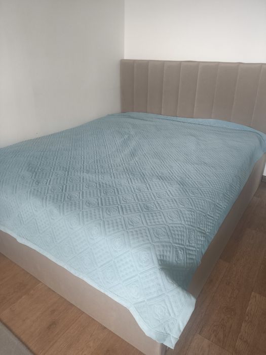 Кровать двуспальная