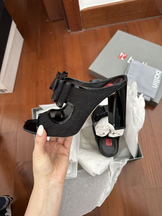 Блестящие босоножки женские