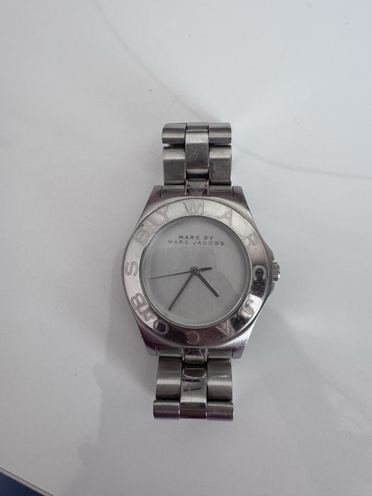 Часовнил Marc Jacobs