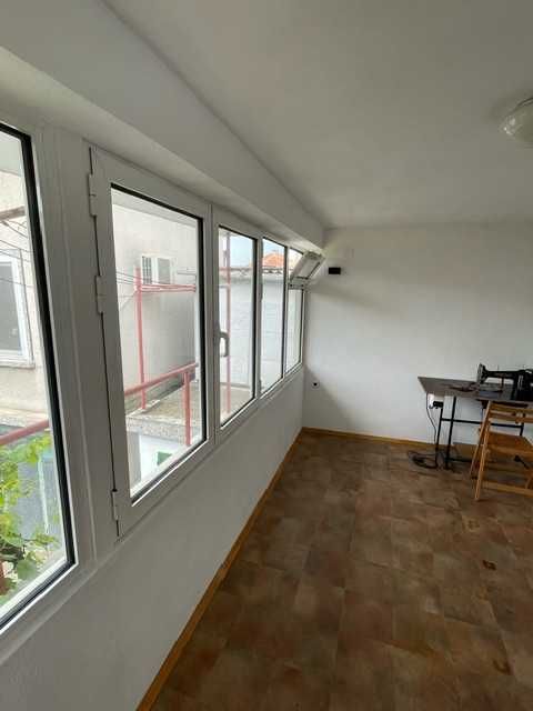 Продавам  тухлена къща в много добро състояние. House for Sale.