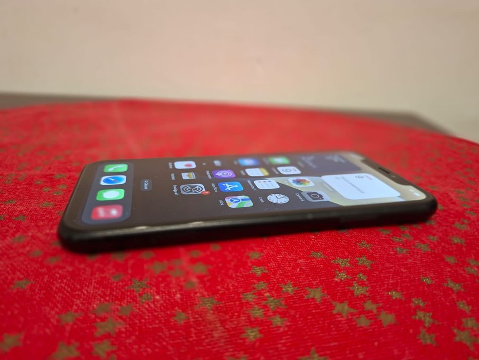 iPhone XR blacks