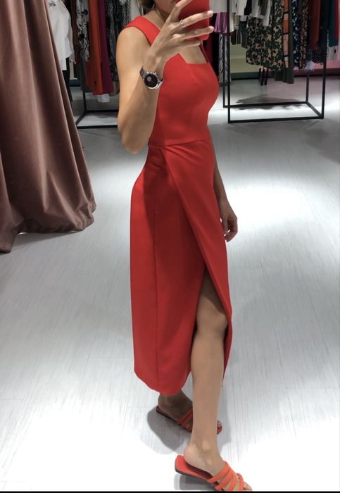 Продам платье! Цена 15000 тенге.