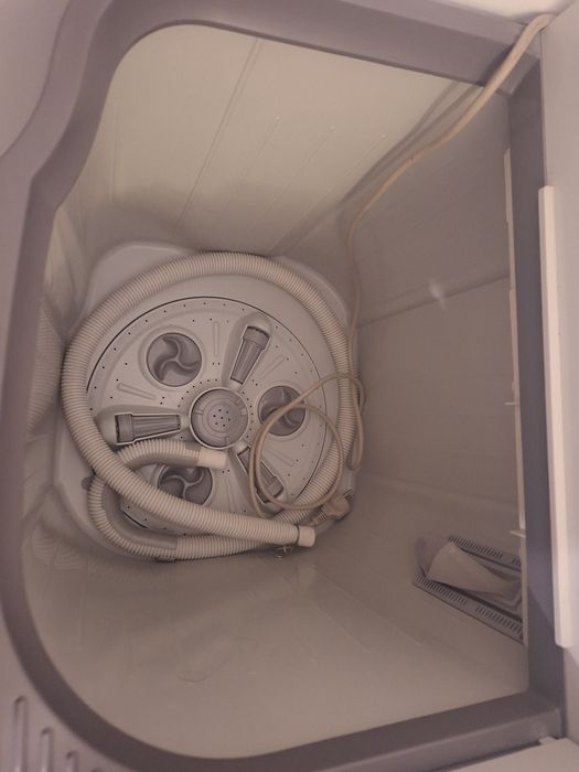 Продаётся стиральная машина полуавтомат