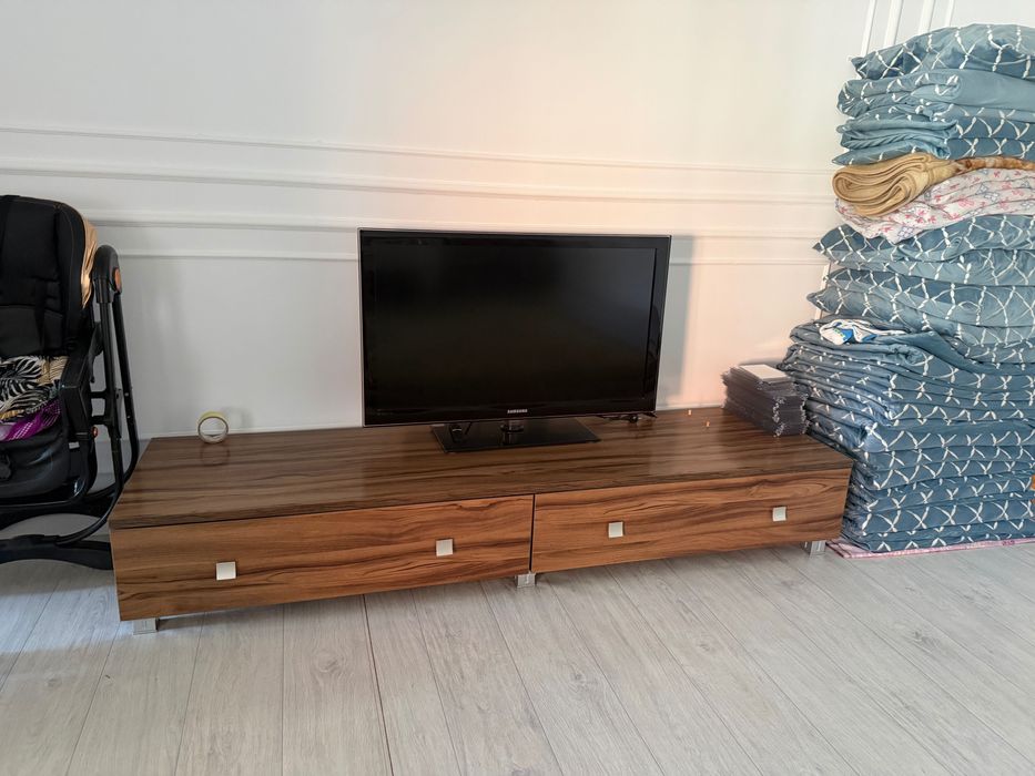 Продается холодильник,телевизор,комод