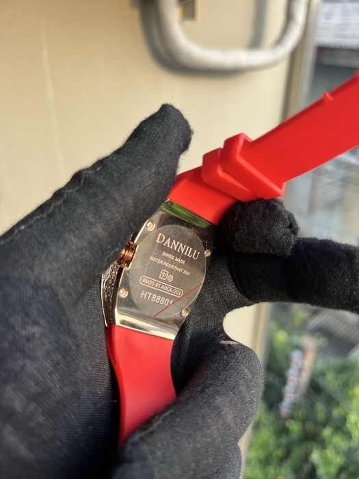 Дамски часовник Dannilu НАМАЛЕН
