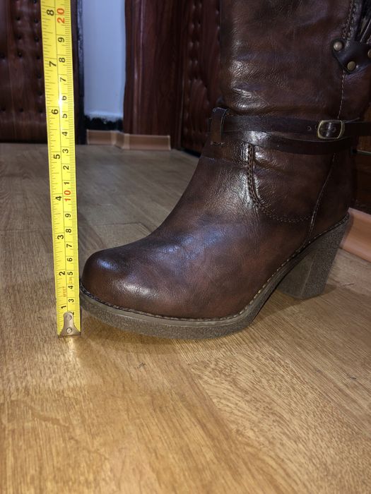 Дамски кожени ботушки